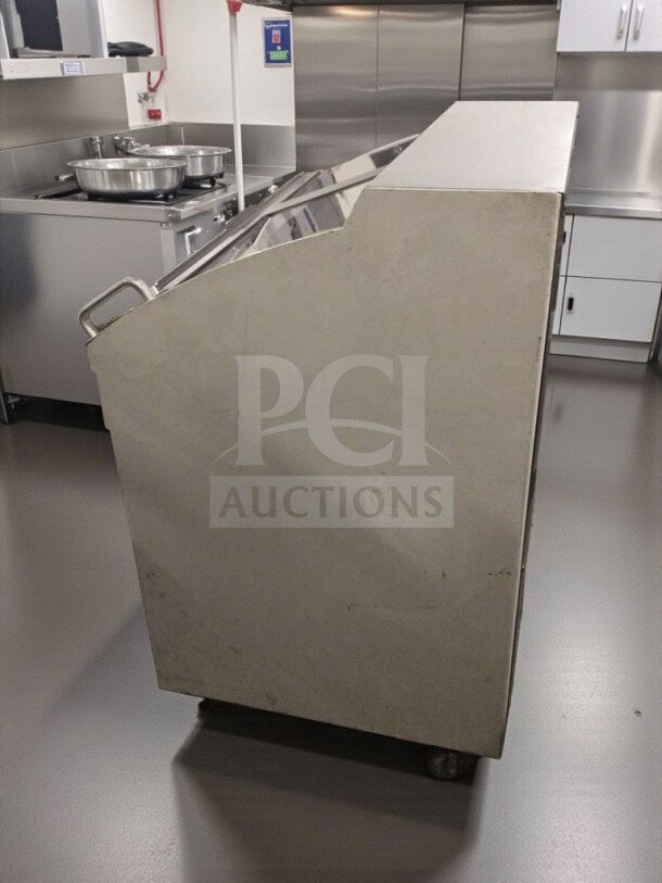 JAC Varia Pro VPL 800 bread slicer. Exceptional condition. 230V, 3 Phase. Fully tested. Stainless steel exterior.