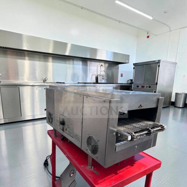 Star Holman QT14 commercial conveyor sandwich toaster oven in exceptional condition, 208/240V, heavy duty, fully tested.