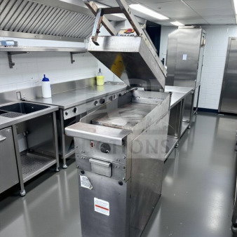 Stainless steel Vulcan EV12-12G208NDLS-S4 commercial electric cooking unit in outstanding condition, tested and operational.