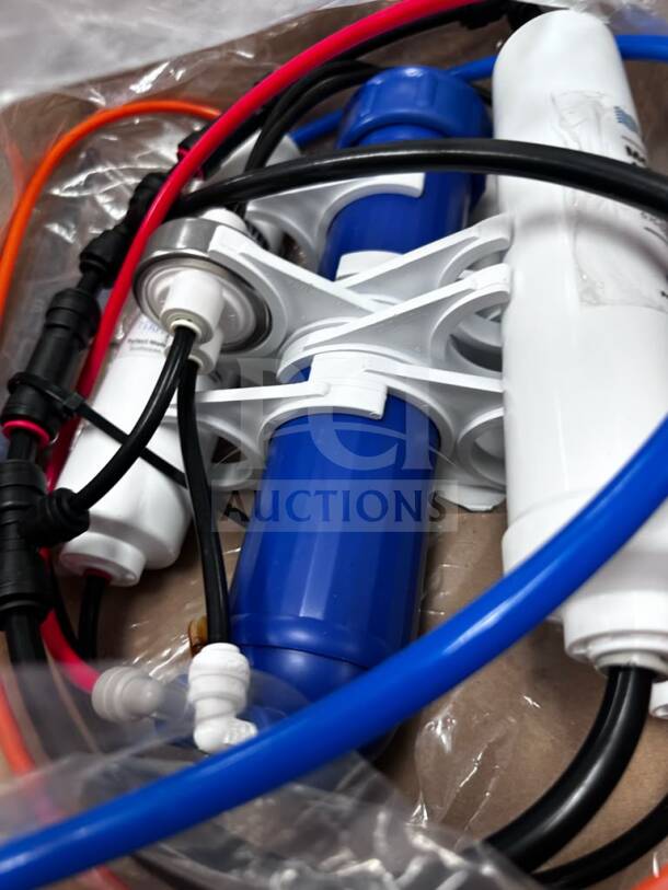 Home Master Reverse Osmosis System, new, with tubing and components. Installation manual included. Model HOM-S-RO-1147.