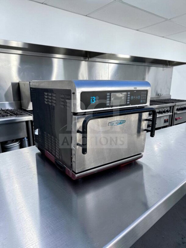 TurboChef i3 electric countertop rapid cook oven, elite condition, ventless, one-touch controls, 208/240V, fully tested.
