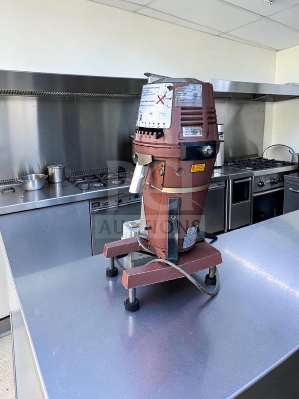 High-grade Mahlkönig VTA 6S coffee grinder, three-phase, tested, operational, made in Germany, model VTA6S10.