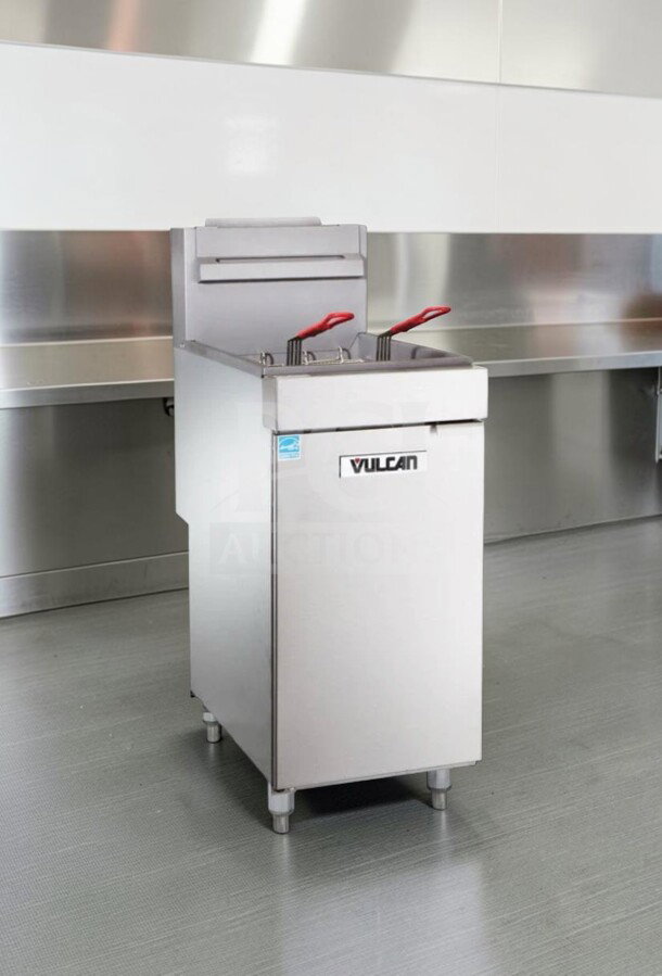 Vulcan 1VEG35M natural gas floor fryer, superb condition, 35–40 lb capacity, 70,000 BTU, ENERGY STAR, fully tested.