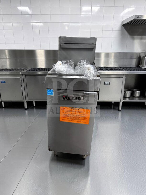Vulcan 1VEG35M natural gas fryer, 35-40 lb capacity, 70,000 BTU, superb condition, ENERGY STAR, fully tested, branded panel.
