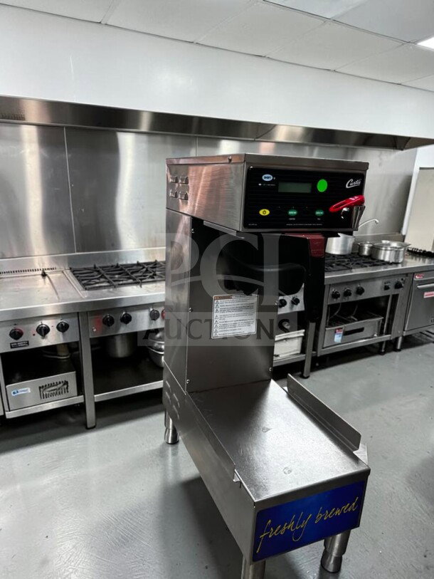 Exceptional Wilbur Curtis CBP Low Profile Combo Coffee/Tea Brewer, 120V, G3 Digital Controls, excellent condition.