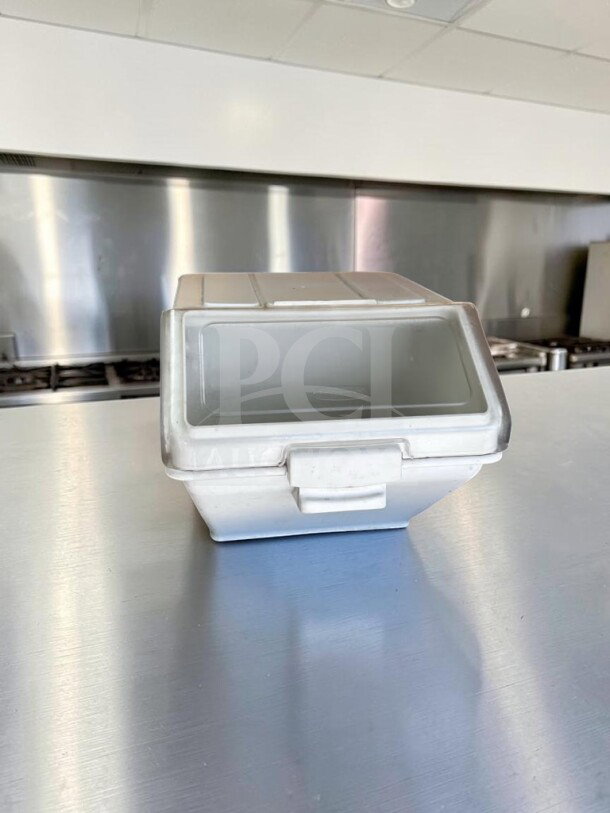 Baker’s Lane 176IB200 ingredient bin, 12.6 gallons, pristine condition, flip lid, included label sheet and scoop, NSF certified.