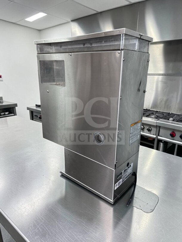 Bunn-O-Matic G9-2T DBC commercial coffee grinder in excellent condition, dual 6 lb hoppers, model 33700.0000, 120V, stainless steel.