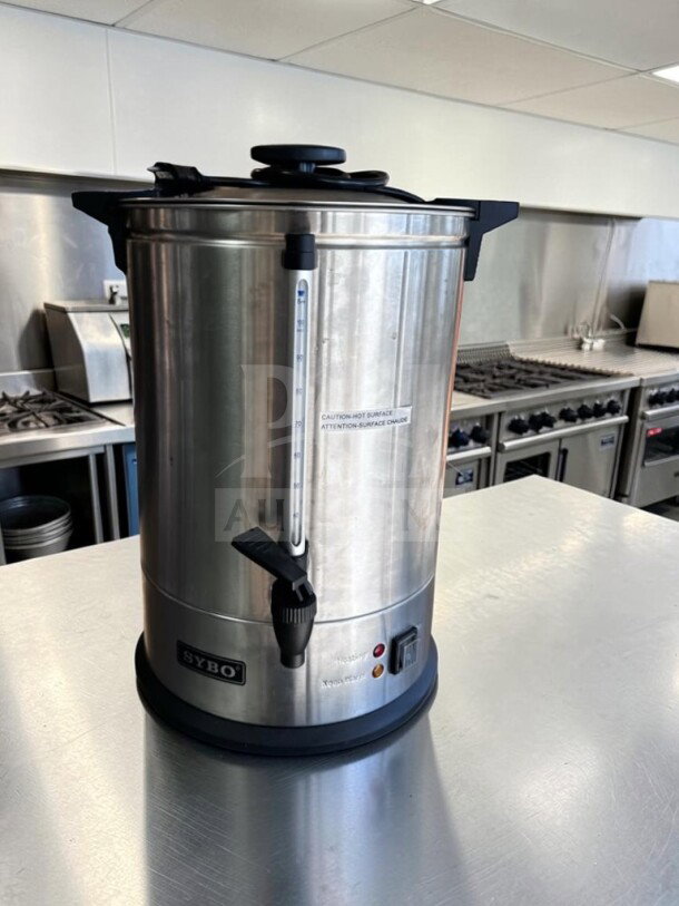 Pristine SYBO 100-Cup Stainless Steel Coffee Urn, Model SR-CP-100B, with heating indicator, new condition, 16L capacity.