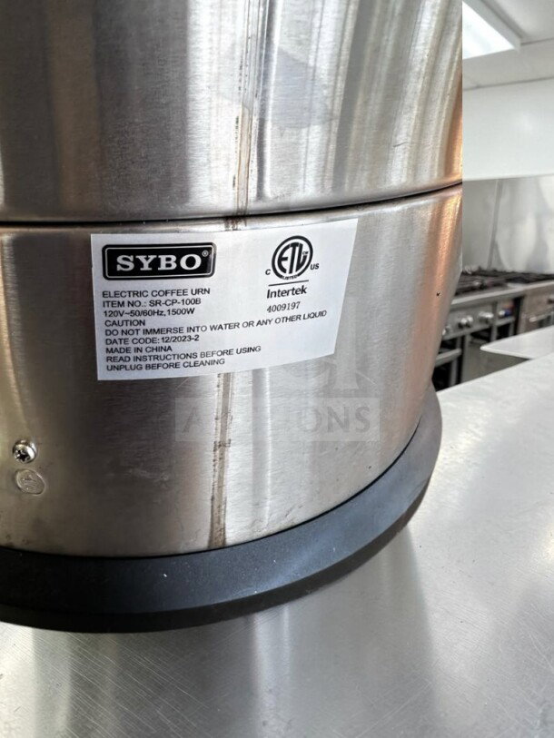 SYBO Kitchen 100-Cup Coffee Percolator Urn, Model SR-CP-100B, in pristine condition. Stainless steel, 16L capacity. New, ready for use.
