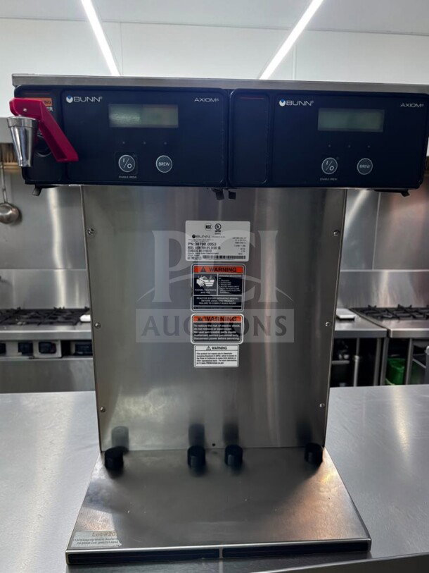 Bunn-O-Matic AXIOM Twin-APS Coffee Brewer, model 38700.0013, superior condition, digital controls, fully tested.