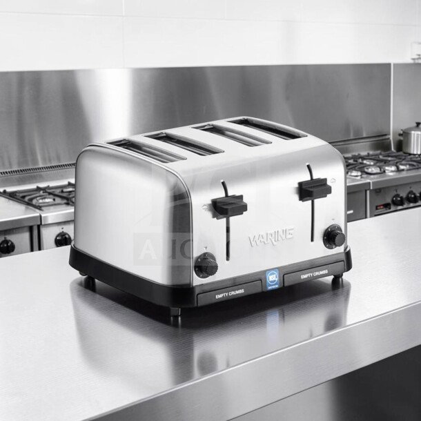 Waring WCT708 commercial four-slice toaster in outstanding condition, stainless steel, NSF & UL listed, fully operational.
