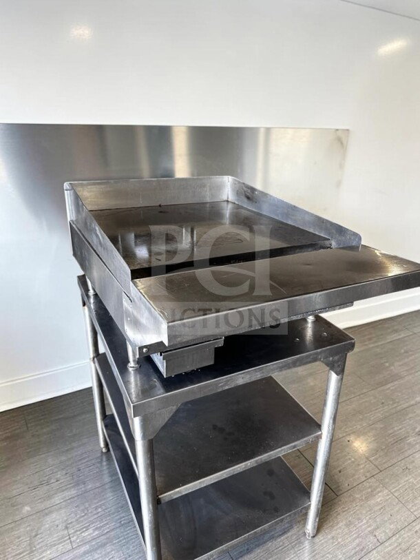 Imperial ITG-24 commercial gas griddle with 1" steel plate. Thermostatic controls, top-tier condition, fully tested, natural gas.