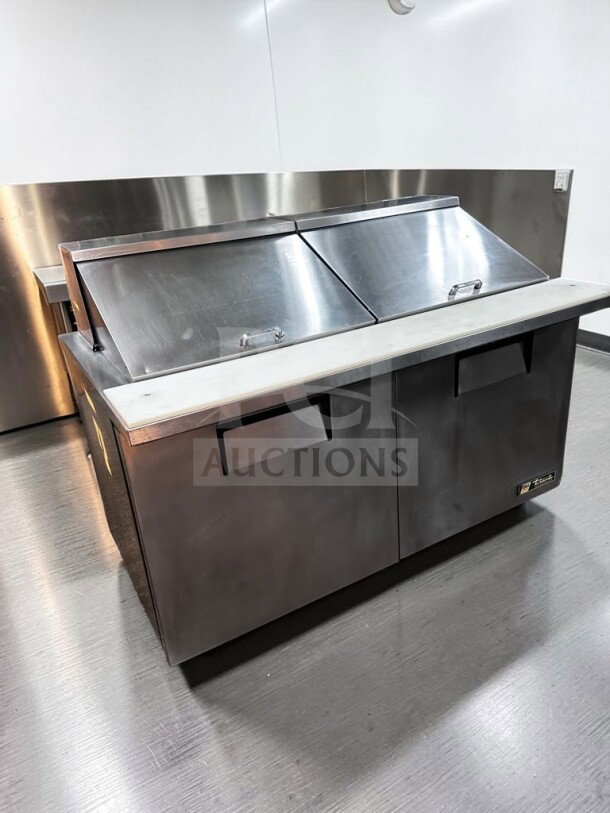 True TSSU-60-24M-B-ST-HC 60" refrigerated prep table, 24 pan capacity, stainless steel, excellent condition, 115V.
