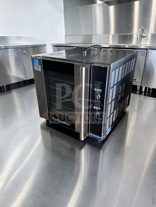 Prime Condition Moffat E32D5 Turbofan single deck electric convection oven, 208V, 5.8 kW, NSF & ETL listed, fully tested.