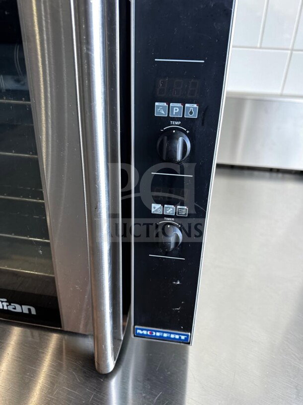 Prime condition Moffat E32D5 Turbofan convection oven, electric, 208V, NSF & ETL listed, fully tested.