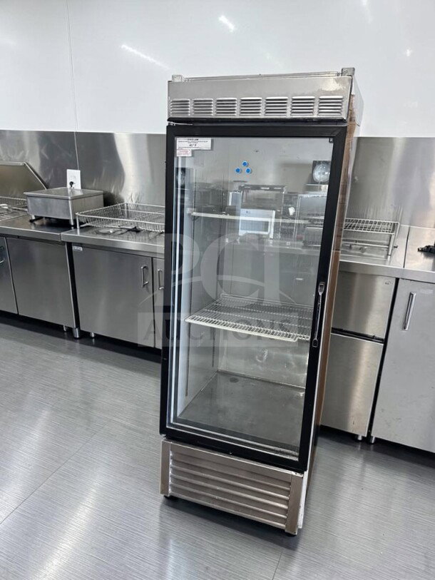 Everest EMGR24B glass door merchandiser refrigerator, 28 3/8", 25 Cu. Ft., 115V, NSF & ETL listed, immaculate condition.