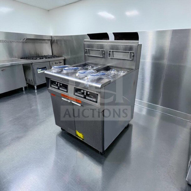 Frymaster FPP245 commercial gas fryer, split pots design, built-in filtration, prime condition, fully tested and operational.