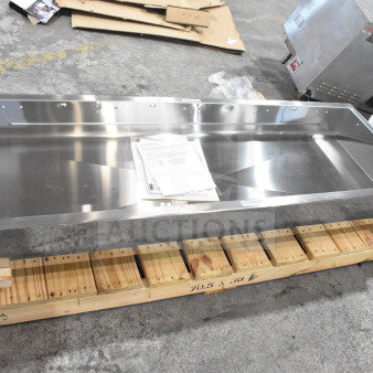 Brand new 2022 Alto Shaam 500-HW/D6 hot food well, 5-pan capacity, 120V, 1 Phase, minor scratches, on pallet.