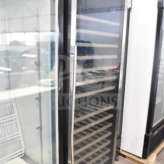 Brand new AvaValley 342WRC220SZ wine cooler, single temperature, full glass door, 115V, 1 Phase, minor scratches/dents.