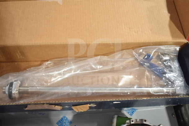 BRAND NEW 750GFN14 Waterloo 14" countertop glass filler in packaging. Slight scratches visible.