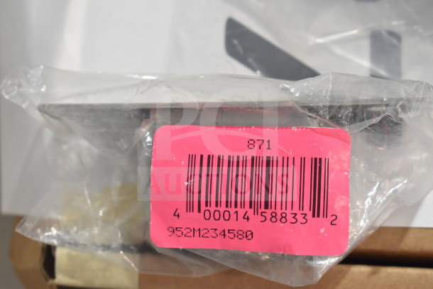 3 brand new items: Metro RPC13-1450 digital thermometer, Moffat M234580 door roller catch. Pink barcode label visible.