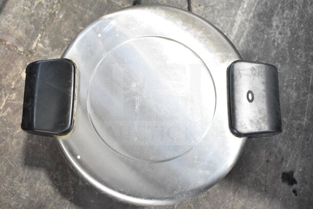 Winco RW-S451 countertop electric rice warmer, stainless steel lid, black handles, 120V, 1 phase, used condition.