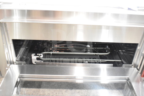 Brand new Avantco 177DPO18S single deck countertop pizza/bakery oven. Stainless steel, 120V, 1 phase, scratch and dent condition.