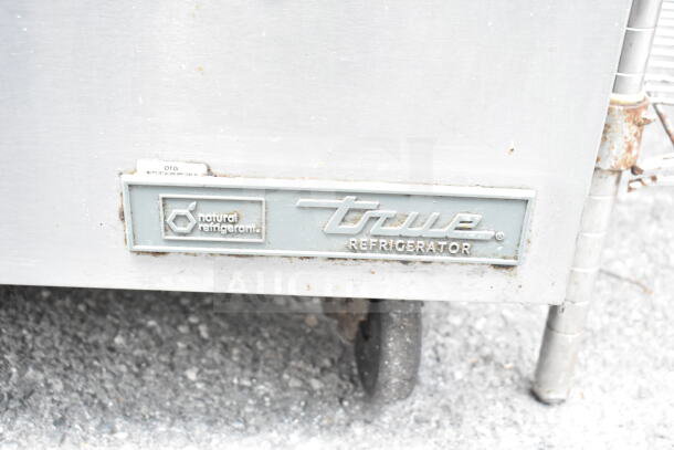 True Commercial Prep Table w/ 4 drawers, missing top. 115 volts, 1 phase. True branding and natural refrigerant label visible.