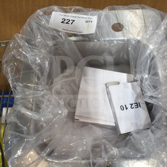 Brand new Regency 600DI1995 single-compartment sink, 9x9x5 inches, 18-gauge 304 stainless steel, with visible packaging.