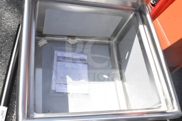 Brand new Fryclone 259os100 Regency 600S12424 single bay sink, stainless steel, no legs, scratch and dent condition.