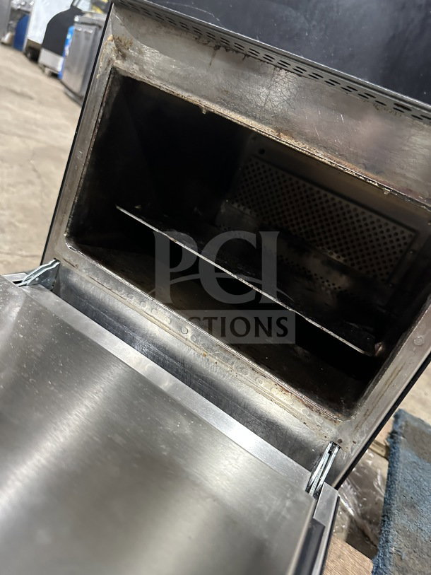 MerryChef Eikon E2S electric countertop oven, black, open door, interior view, signs of wear, model E2S, SN: 2210213092770.