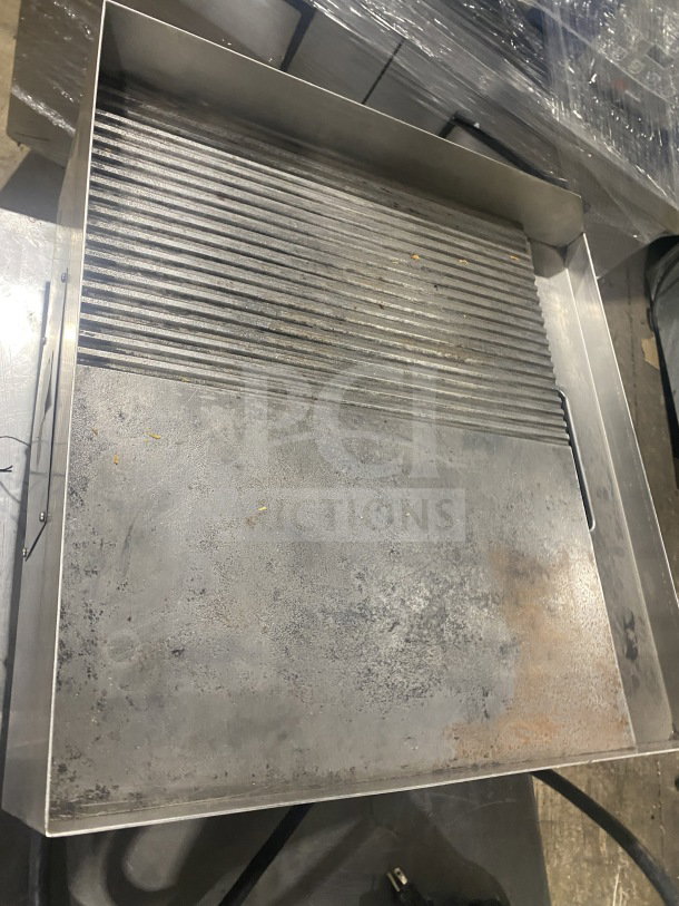 Cecilware Commercial Countertop Charbroiler, stainless steel, electrical power, combination grill. Used, minor surface wear.