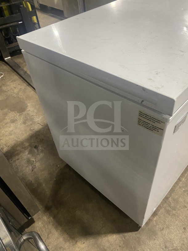 2019 Continental CEFR091 white electric chest freezer, solid lid, model CE-FR091, serial 0519000038, 115V, good condition.