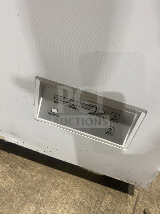 2019 Continental CEFR091 solid-lid electric chest freezer, commercial use, white, 115V, model CE-FR091, SN: 0519000038.