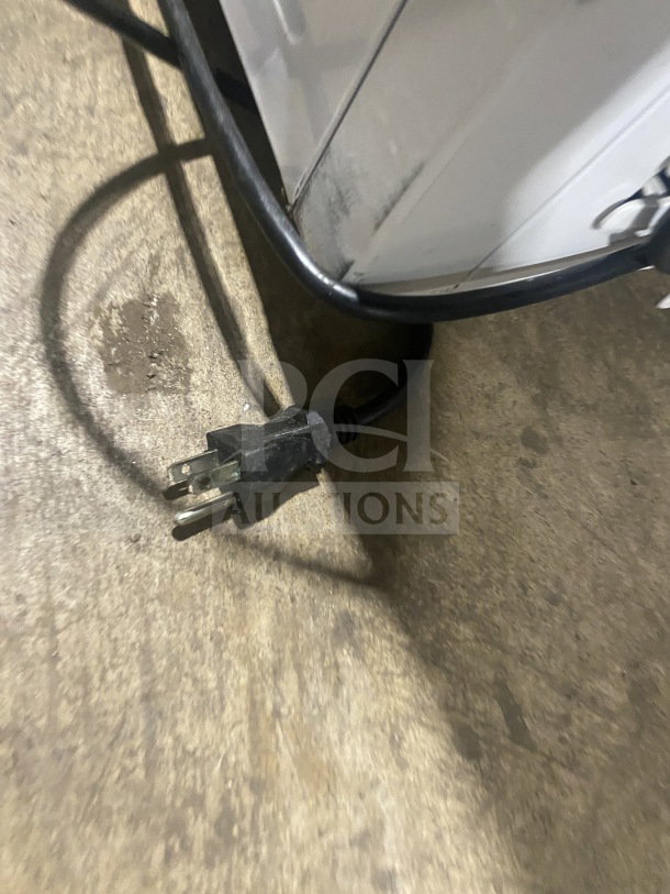 Power cord of 2019 Continental Commercial solid-lid electric chest freezer, model CE-FR091, 115V, SN: 0519000038.