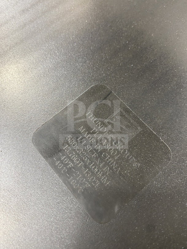 Thunder Group Polycarbonate Food Pan, Model PLPA8001. Clear, durable, commercial-grade, 1/1 size, 4" deep, good condition.
