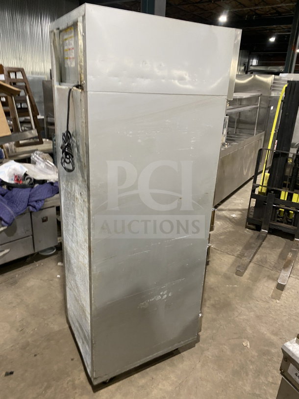 Beverage Air Horizon Series stainless steel reach-in refrigerator/freezer, model HF1HC-1HS-RC-18, on casters, used condition.