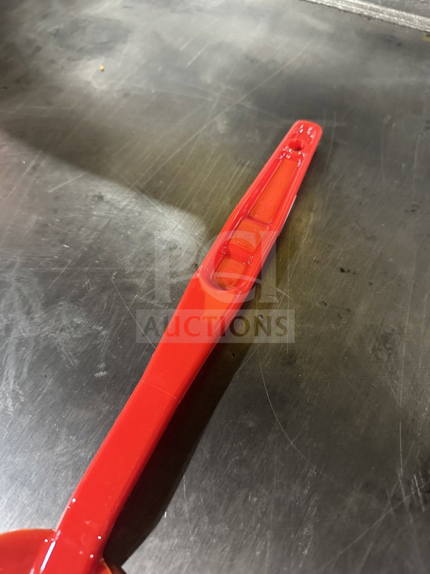 Brand new Camwear SPO13CW404 red plastic spoon, 13 inches. Commercial quality, durable, glossy finish.