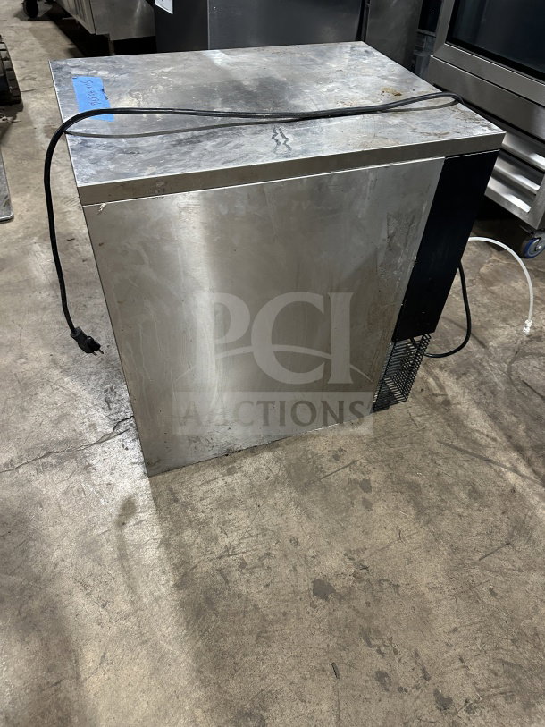 Manitowoc 20" stainless steel undercounter nugget ice machine, air-cooled, model UNP0200A-161, used, SN: M10673352021.