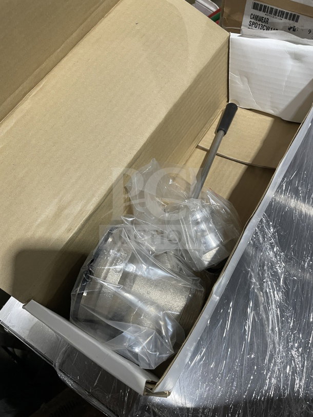 Brand new T&S B3972 3.5" commercial sink opening lever waste valve in box. Securely wrapped, excellent condition. Model: B3972.