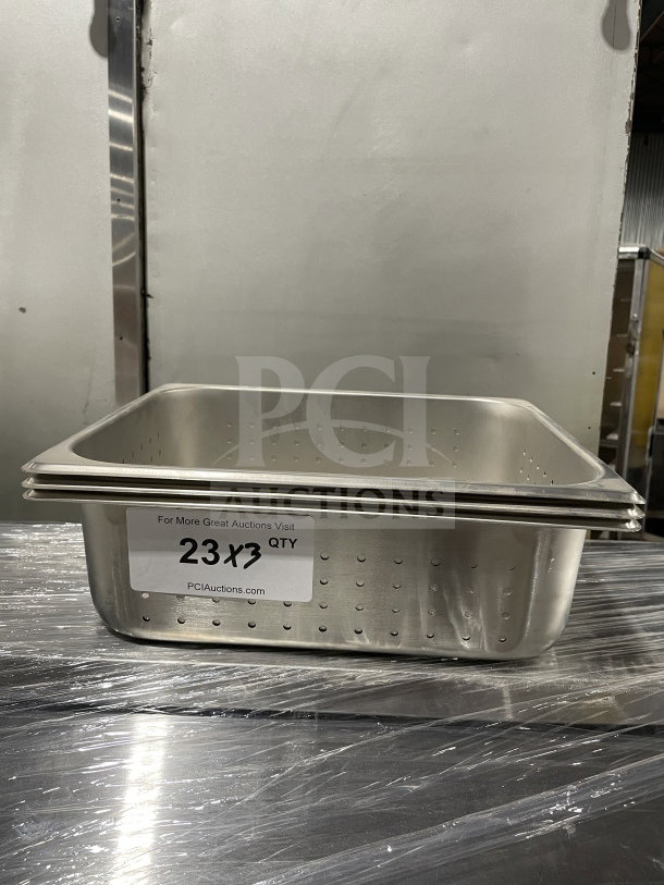 Winco SPHP4 perforated stainless steel steam table pan in excellent condition, auction quantity label visible.