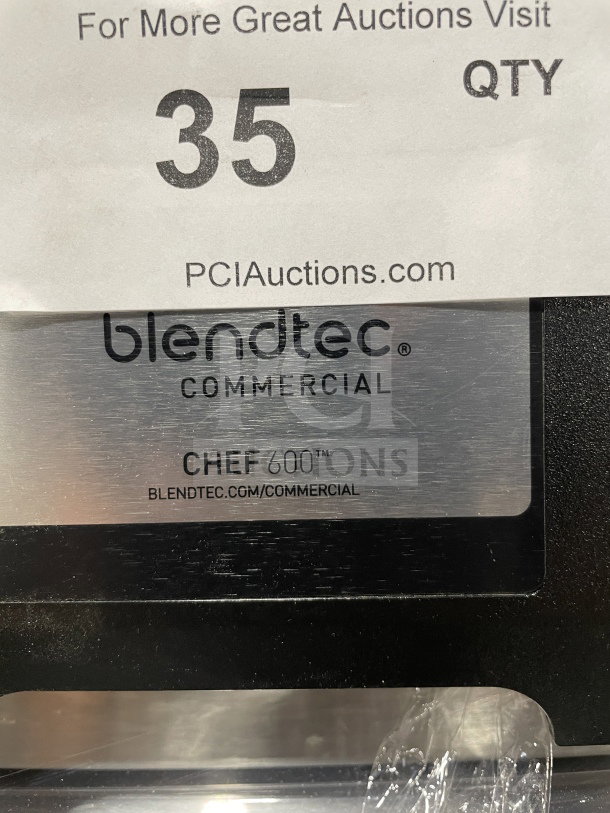 Blendtec Commercial Model ES3 with stainless steel finish, Chef 600 label. New with ABS composite, zinc alloy. 100V-127V.