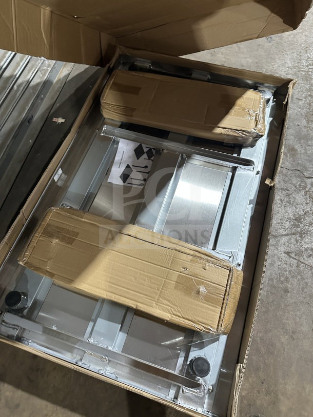 Brand new Component Hardware Series commercial hose, model TB99-UM48S-HC, in open box, 48"x30" size, heavy-duty for kitchen use.