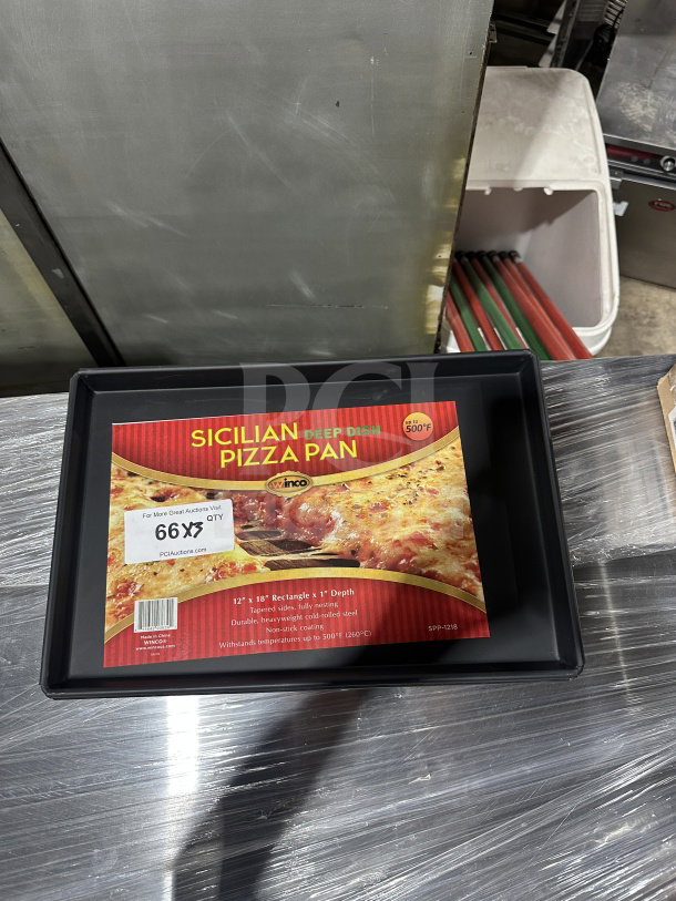 Winco Commercial Non-Stick Sicilian Pizza Pan, 16"x16", Model SPP-1616. Heavy-duty steel, with non-stick coating and temperature resistance up to 500°F. New condition.