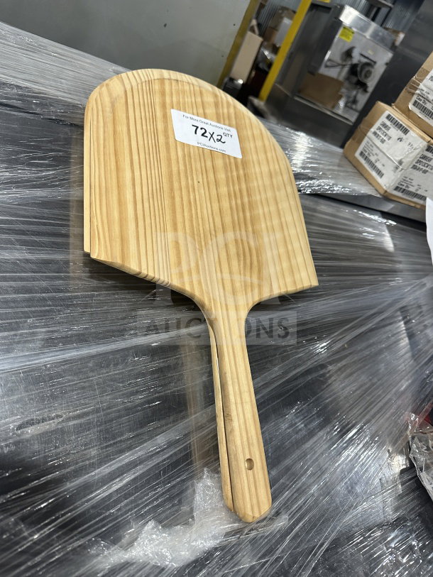 Winco WPP-1222 wooden pizza peel, 12"x13" blade, 9" handle. New condition. Label reads "72X2 QTY".