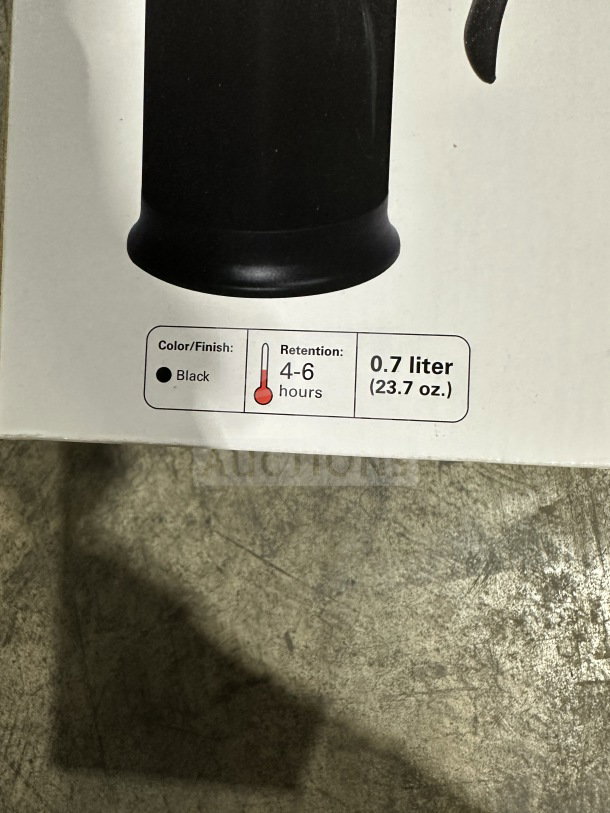 BRAND NEW Service Ideas SteelVac Dairy & Beverage Server, black, 0.7L capacity, 4-6 hrs retention, commercial use.