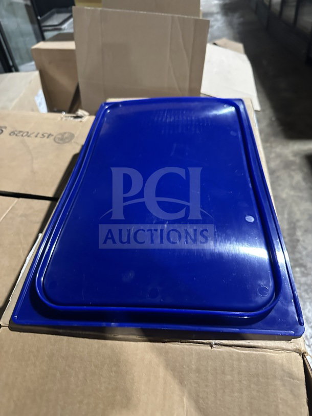 Brand new Carlisle Smart Lid food pan cover, Model 10212B60, full-size, blue polyethylene, on cardboard box.
