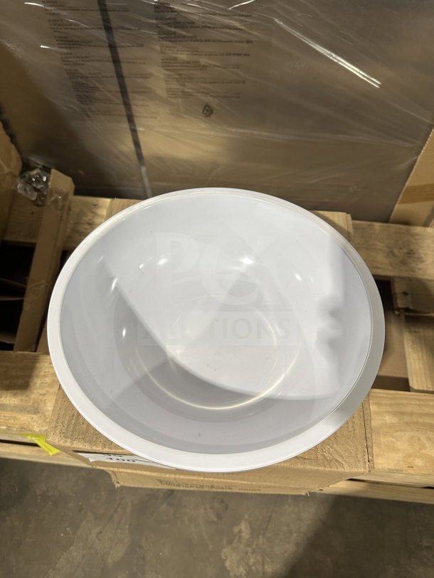 Elite Global Solutions M115R4 NW melamine 4.75-quart serving bowl, heavy-duty, BPA-free, brand new condition.
