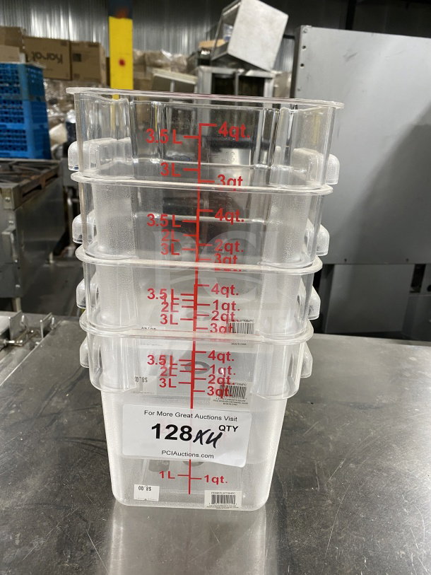 Thunder Group 4 Qt clear square food storage container, model PLSFT004PC, new condition with measurement markings.