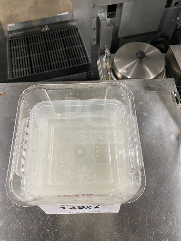 Thunder Group 2Qt square food storage container, polycarbonate, clear, model PLSFT002TL, new condition.